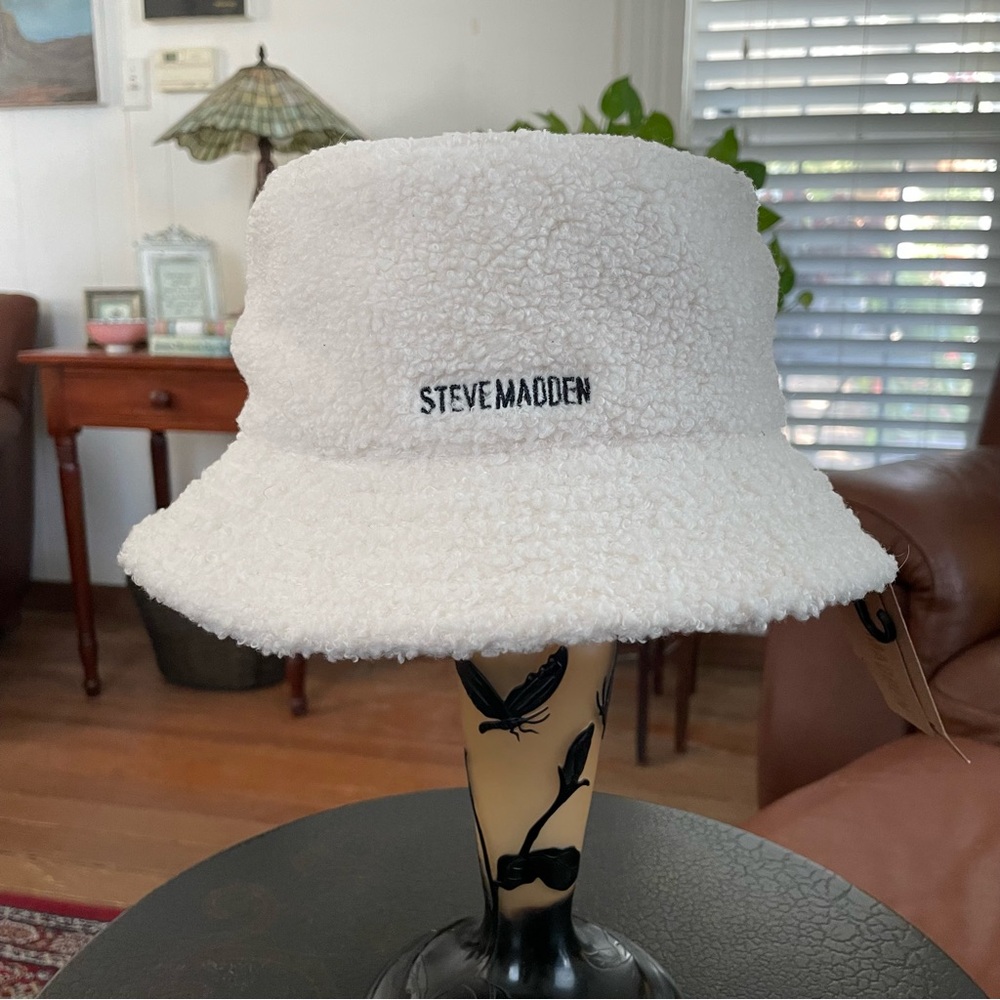 Steve Madden Sherpa Bucket Hat Satin Lined NWT